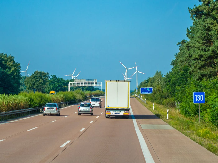 错过高速出口怎么办？“老司机”都用这种方法安全又合法！